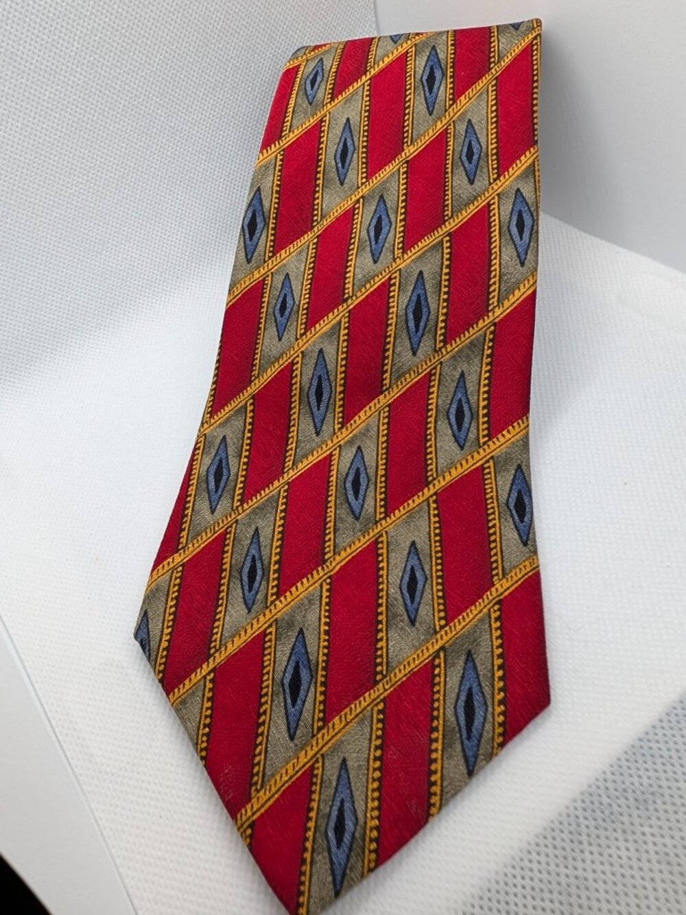 Roundtree & Yorke Tie Men’s Silk Red/Blue/Gold Geometric Handmade Classic